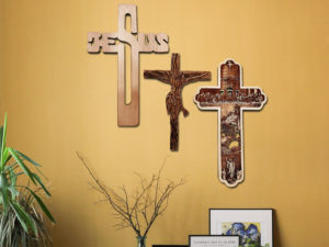 Engraved Jesus Wooden Cross for Christmas Decorations (Set of 3)