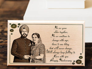 Unique and Lovely Wedding for Couple Special-Photo on Wood (...