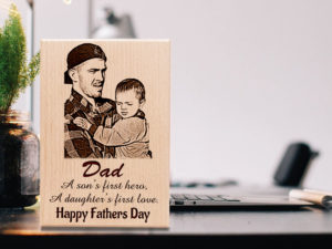 Unique World’s Best Dad Engraved Wooden Photo Frame Gift for Men (6×4 Inches)