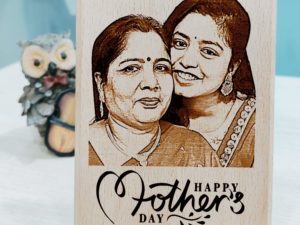 Wooden Happy Mother Day Customized Engraved Photo Plaque Gift for Mom (6×4 Inches)