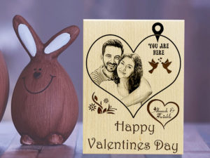 Valentine’s Day Engraved Photo Plaque Gift for Couples (5×4 inches, Maple Wood)