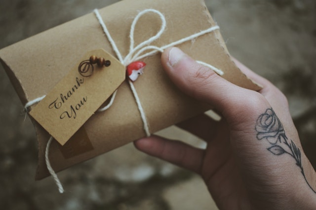 Read more about the article Why gift giving is Important? Importance of gifting