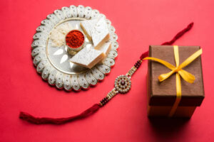 Read more about the article 10 Best Raksha Bandhan Gifts for Your Sister Under ₹500