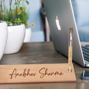 Customized Engraved Wooden Pen Stand for Teachers